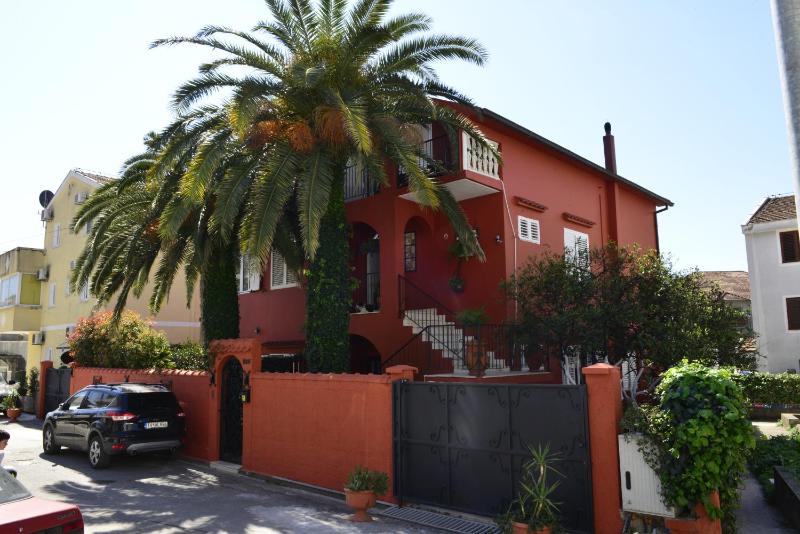 Superior Apartment image 1