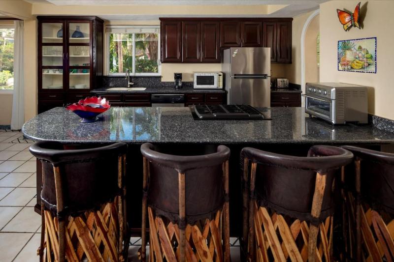 Pedregal Pool Jacuzzi Marina Views 4BD 3BA - image 6