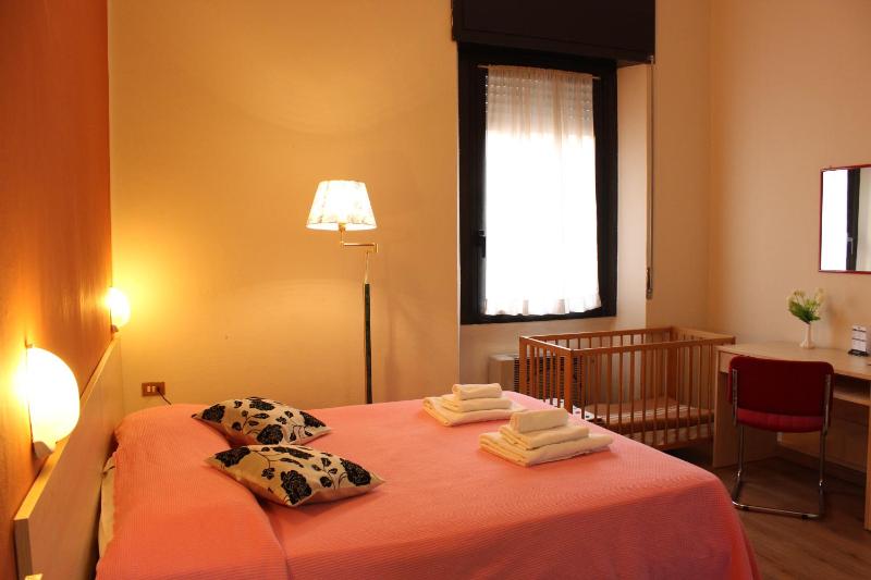 Double Room image 2