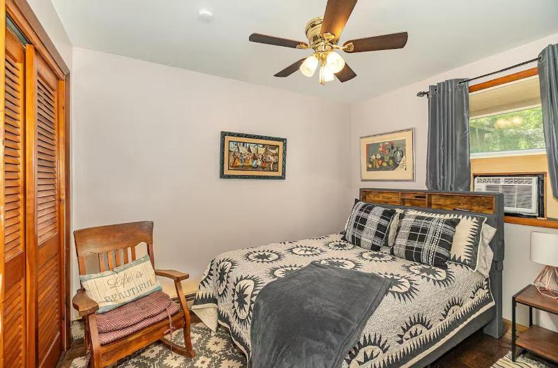Three-Bedroom Chalet image 2