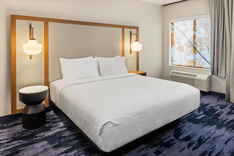 King Room image 3