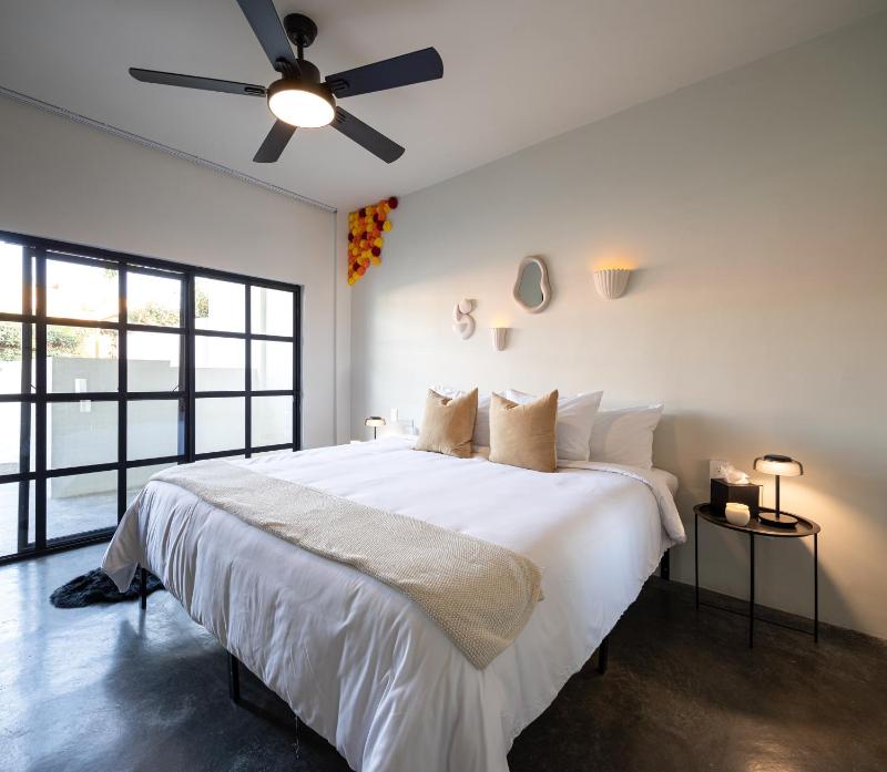Casa Lumos - Minimalist Comfort Suites in Centro Historico - image 13