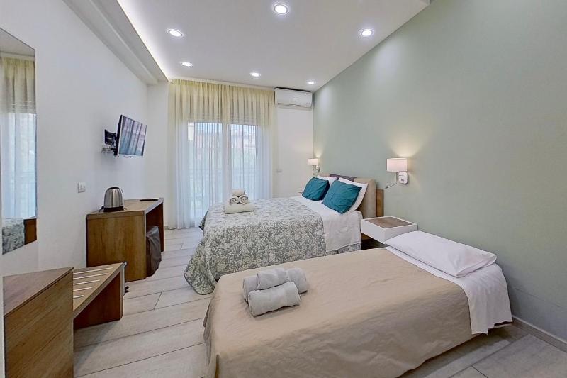 Superior Double Room image 4