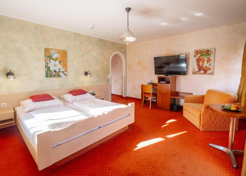 Standard Double Room image 1