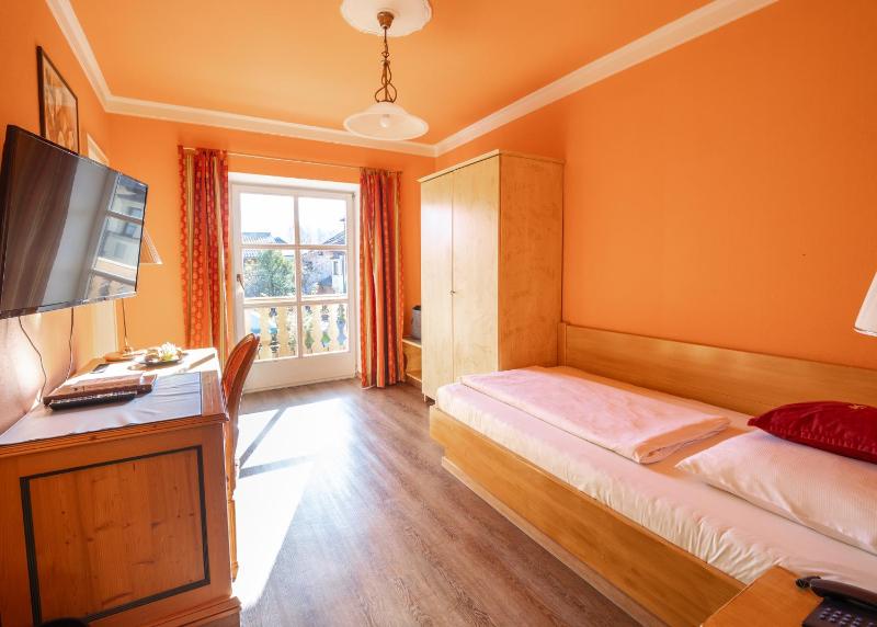 Standard Single Room image 4