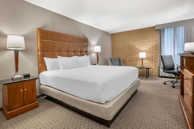 King Room image 3