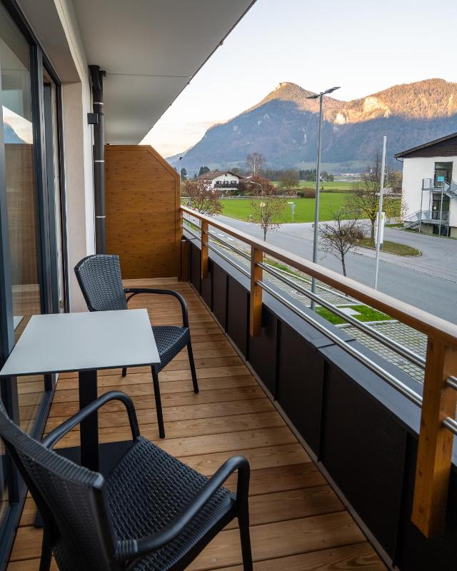 Junior Suite with Balcony image 3