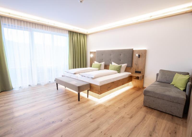Junior Suite with Balcony image 2
