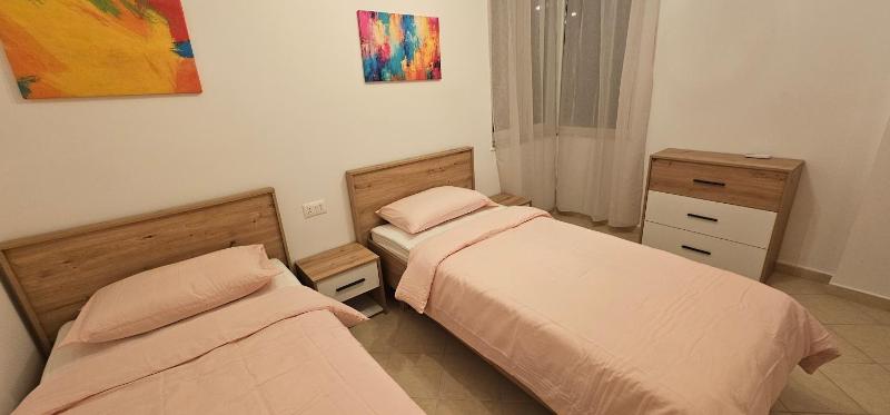 College Apartment - image 13