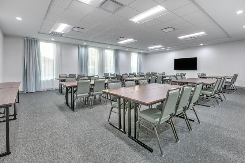 Staybridge Suites San Antonio Lackland AFB Area by IHG - image 5