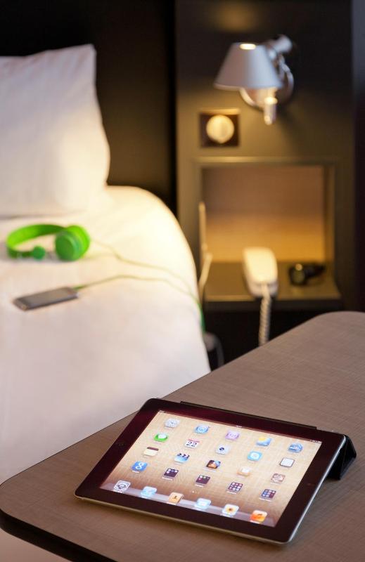 Standard Family Suite with One Double Bed and Sofa image 2