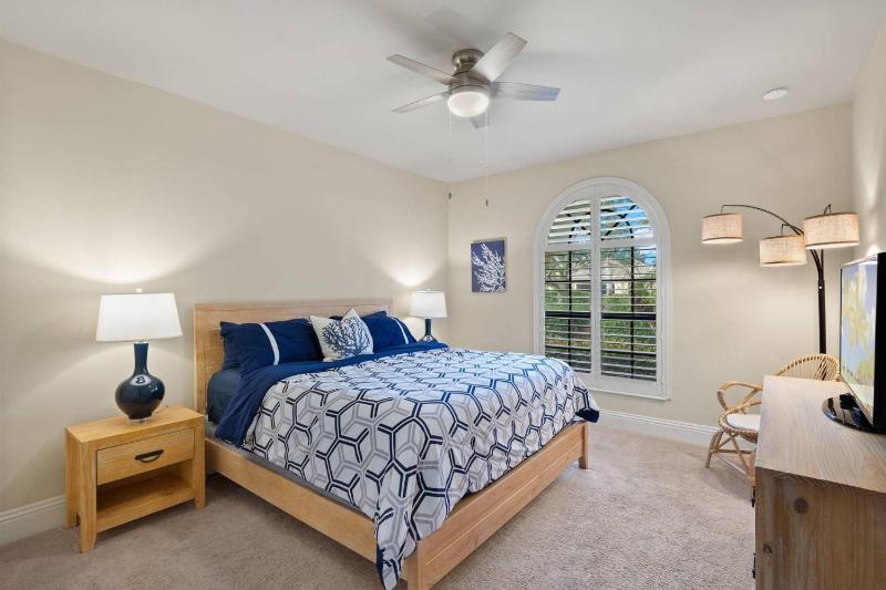 Naples Starfish House - Upscale weekly rentals - image 16