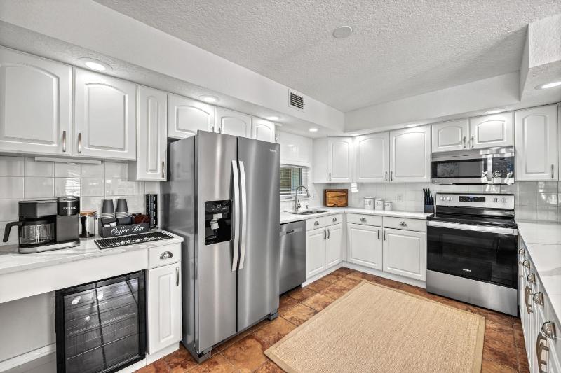 Canal Front Home in Sarasota with Private Heated Pool & Outdoor Patio! - image 23