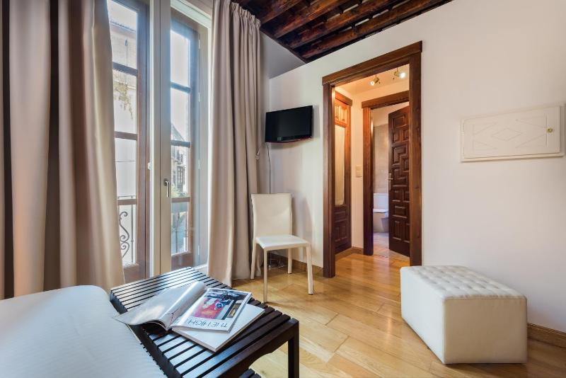 Budget Double Room image 4