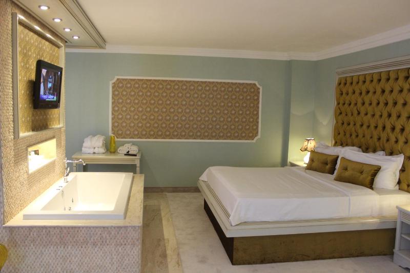 Deluxe Junior Suite image 2