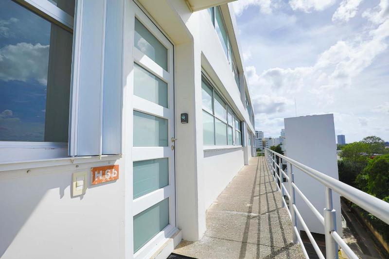 Spacious Apartment with Gym & Pool Cancun - image 7