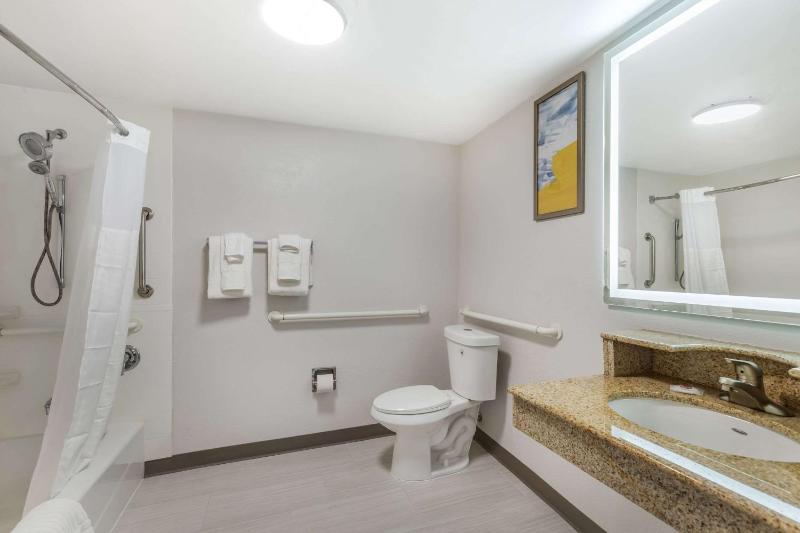 King Suite - Disability Access/Non Smoking image 2