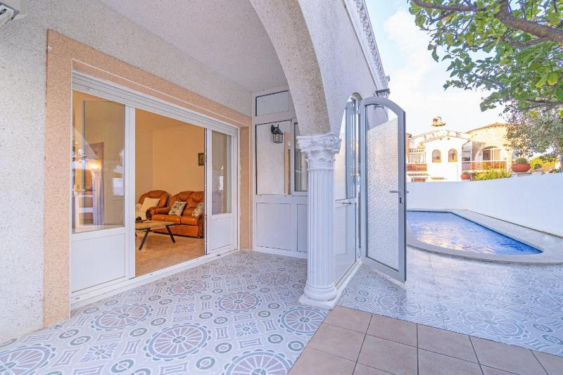 Apart-rent Casa Requesens 0007 con piscina privada y wifi - image 19