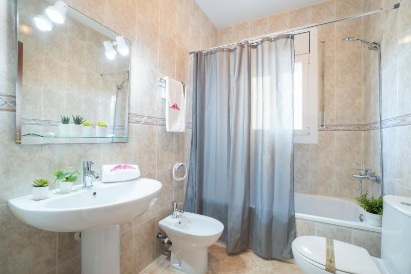 Apart-rent Casa Requesens 0007 con piscina privada y wifi - image 18