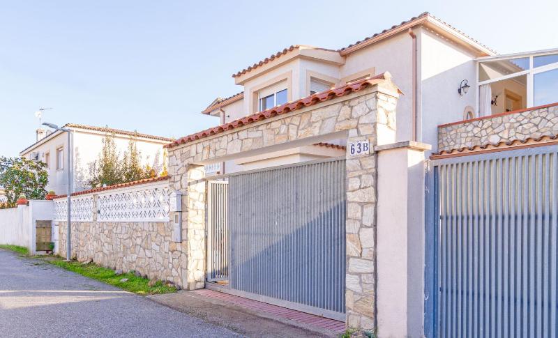 Apart-rent Casa Requesens 0007 con piscina privada y wifi - image 42