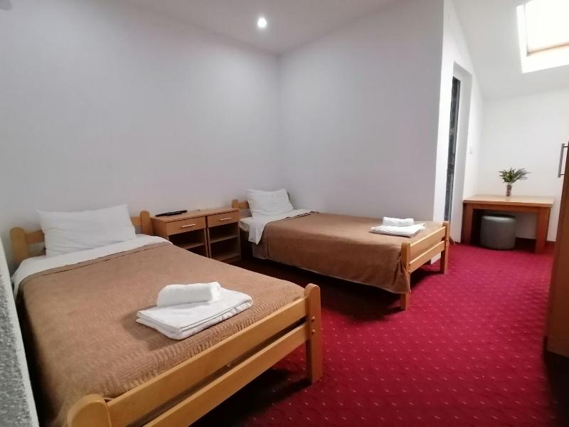 Twin Room with Balcony image 3