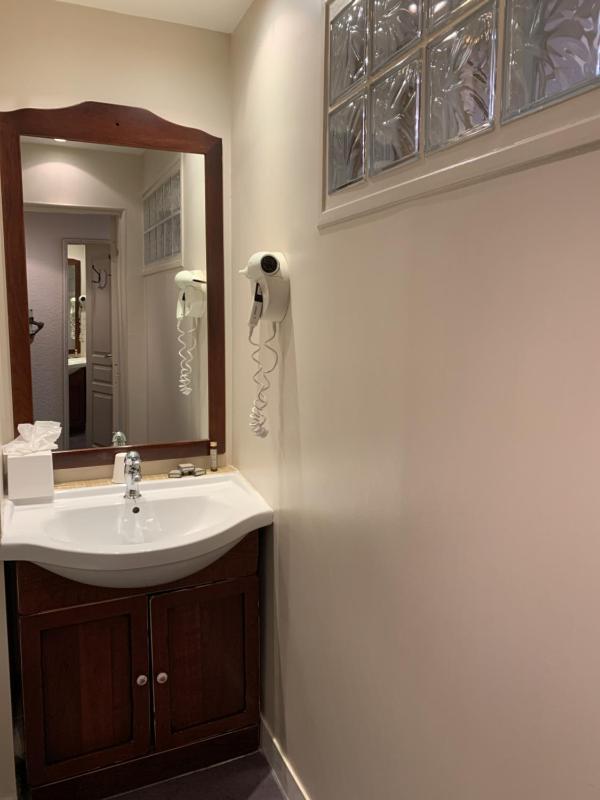 Standard Single Room image 4