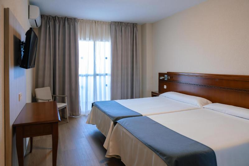 One-Bedroom Apartment with Sea View (2 Adults) image 1