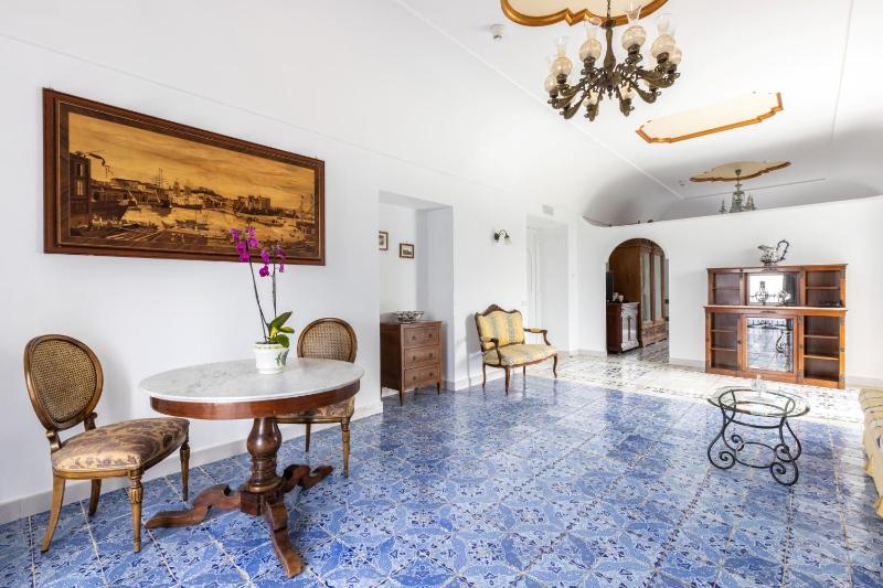 Suite with Sea View image 4