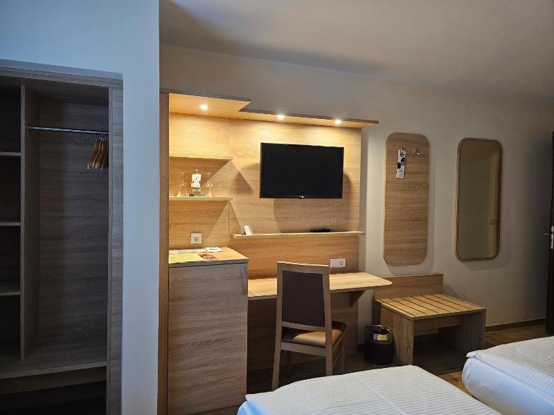 Double Room Comfort image 4