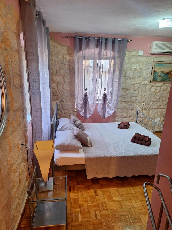 Standard Double Room image 3