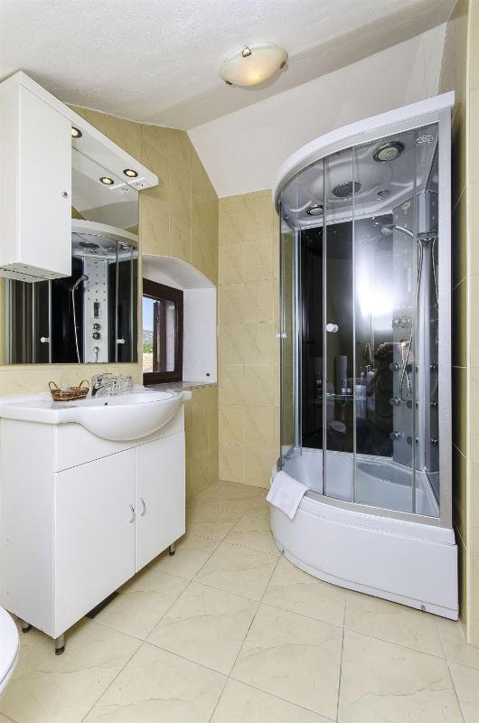 Suite image 3