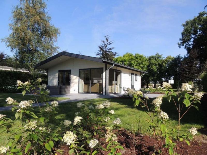 Two-Bedroom Chalet - Landhuis image 1