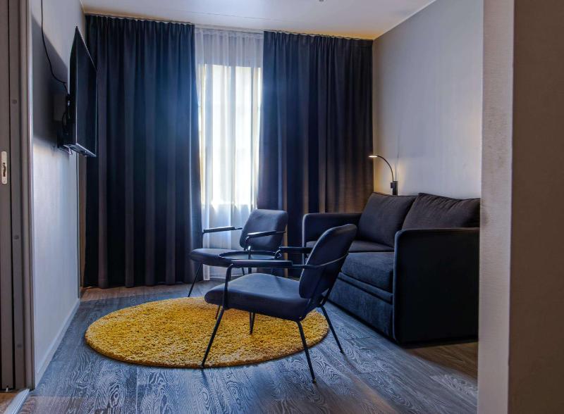 Family King Suite with Sofa Bed image 1