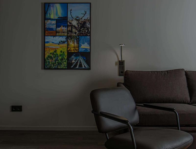 Family King Suite with Sofa Bed image 3