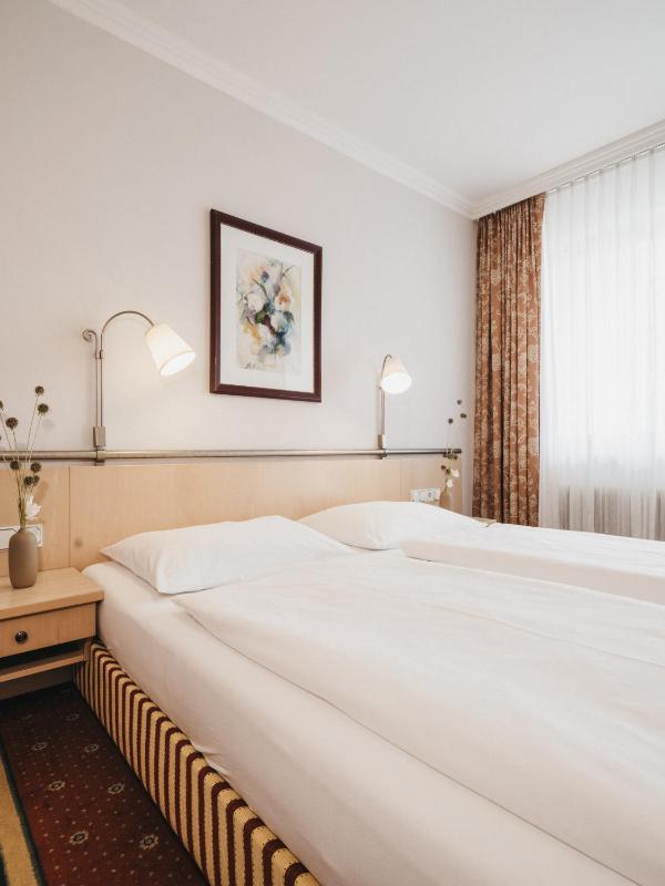 Double Room image 1