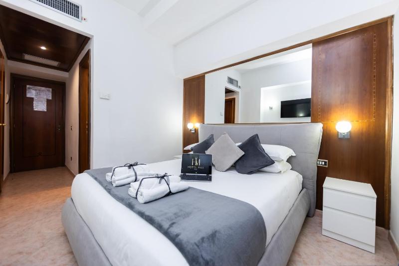 Double Room image 3