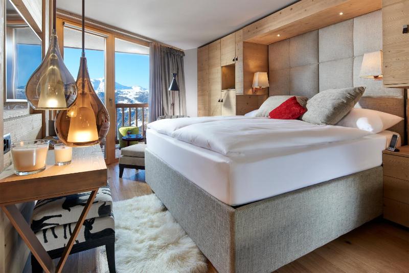Deluxe Double Room with Balcony image 1