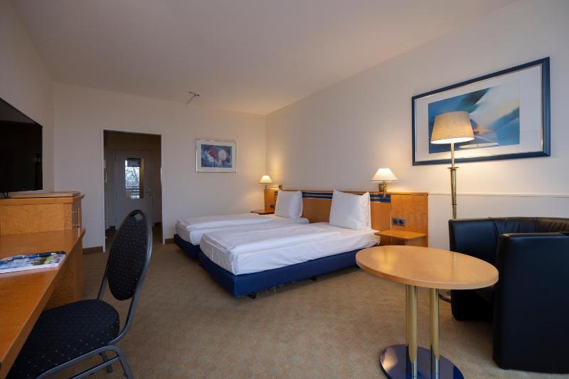 Standard Double Room image 2