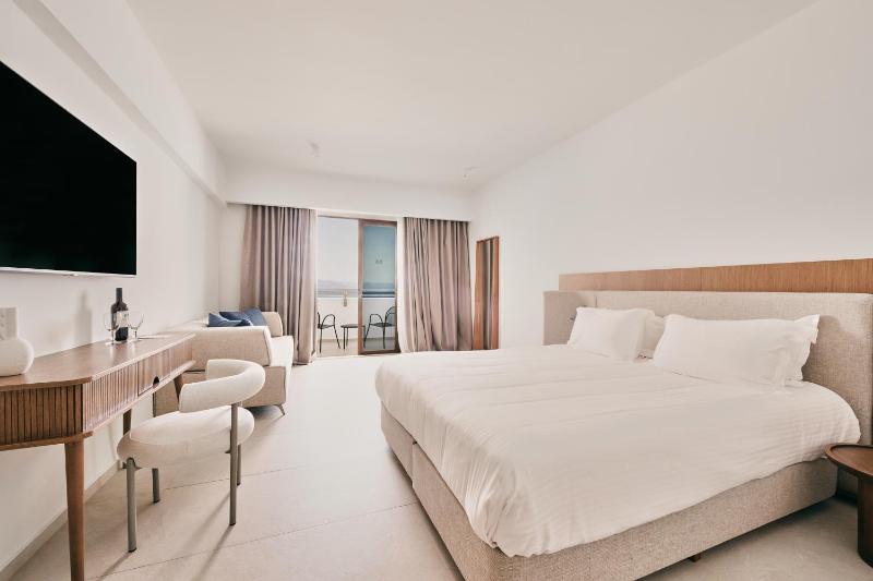 Junior Suite with Sea View image 1