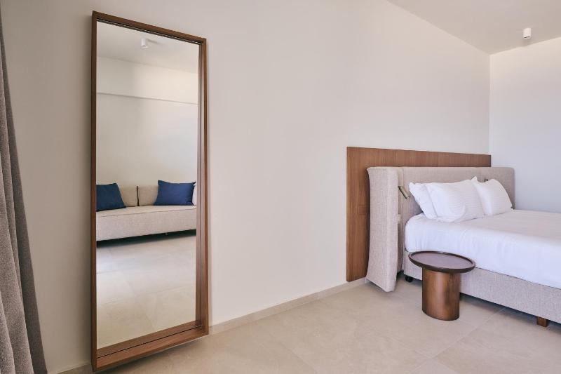 Junior Suite with Sea View image 4
