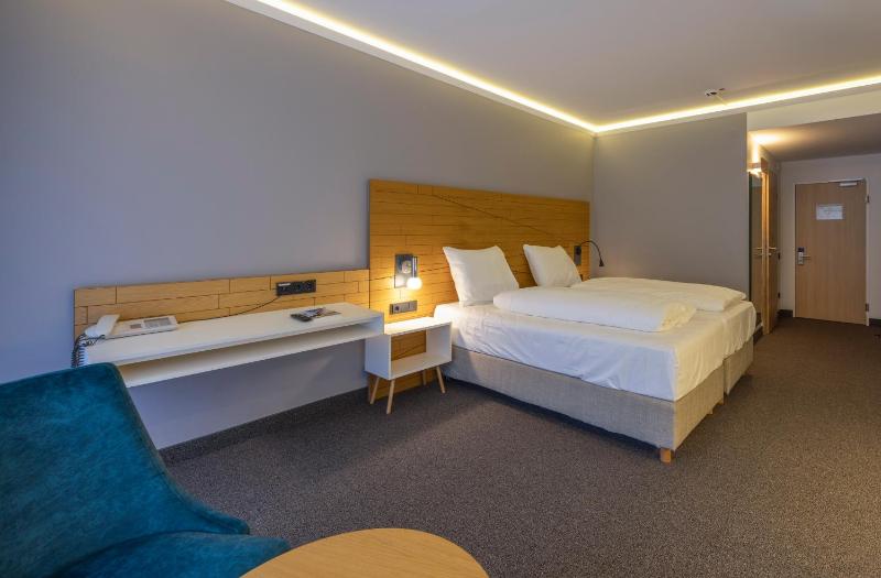 Superior Double Room image 3