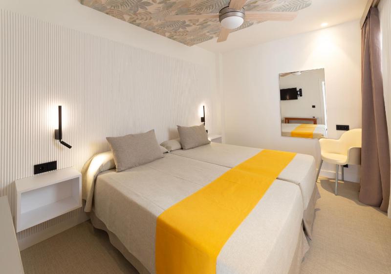 Quadruple Room image 4