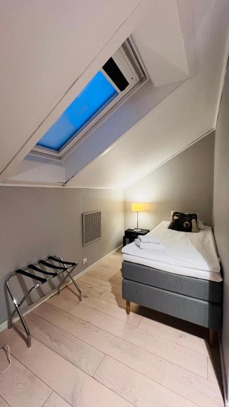 Budget Single Room image 4