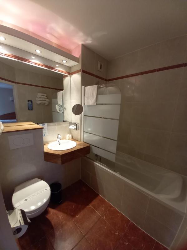 Brit Hotel Confort Nîmes Ouest - A9 sortie 25 - image 44