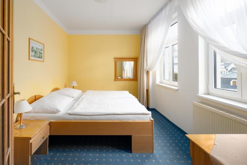 Triple Room with City View image 1
