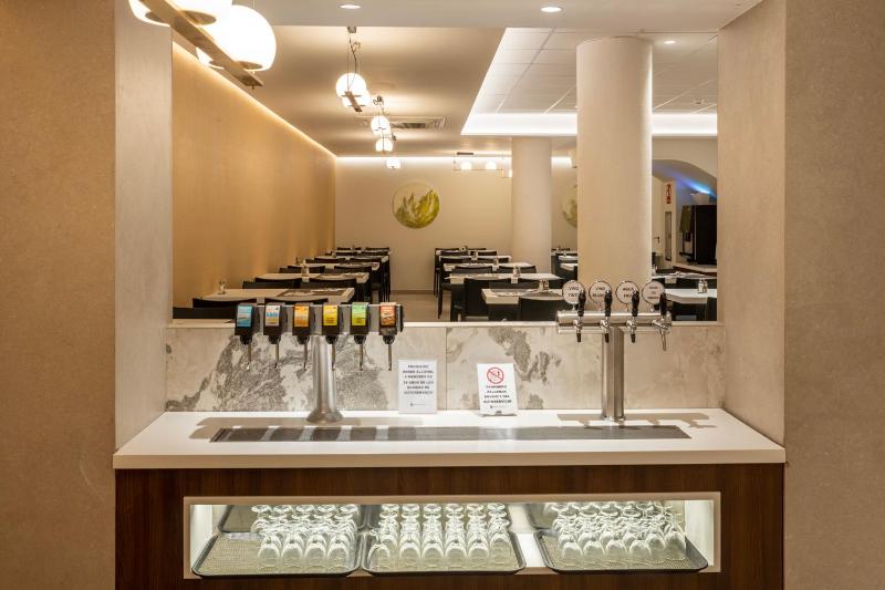 Hotel Oasis Plaza - image 6
