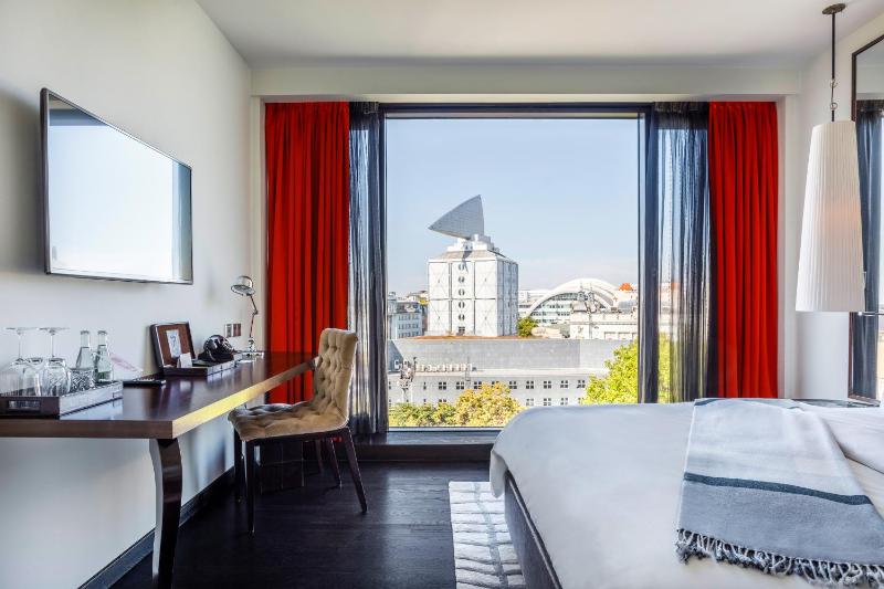 Panorama Room image 2