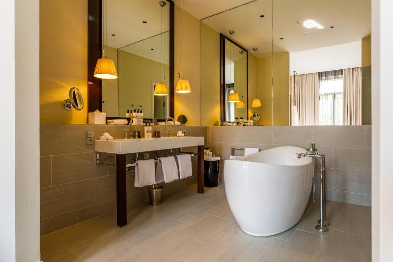 King Suite image 3
