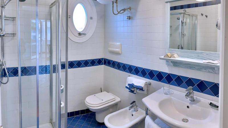 Superior Family Room image 3