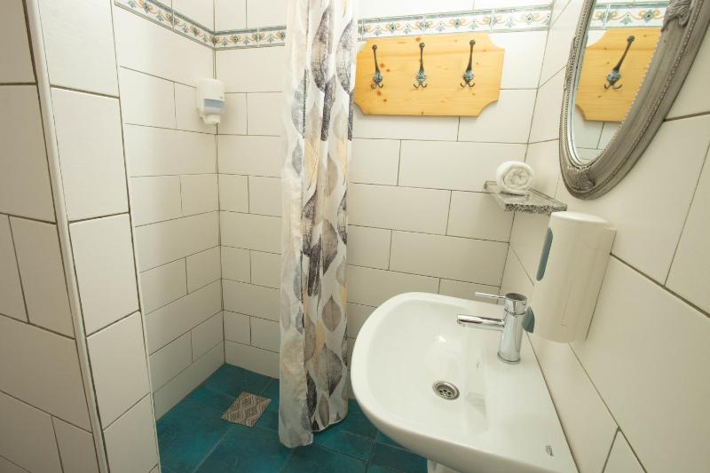 Double Room with Private Bathroom image 1